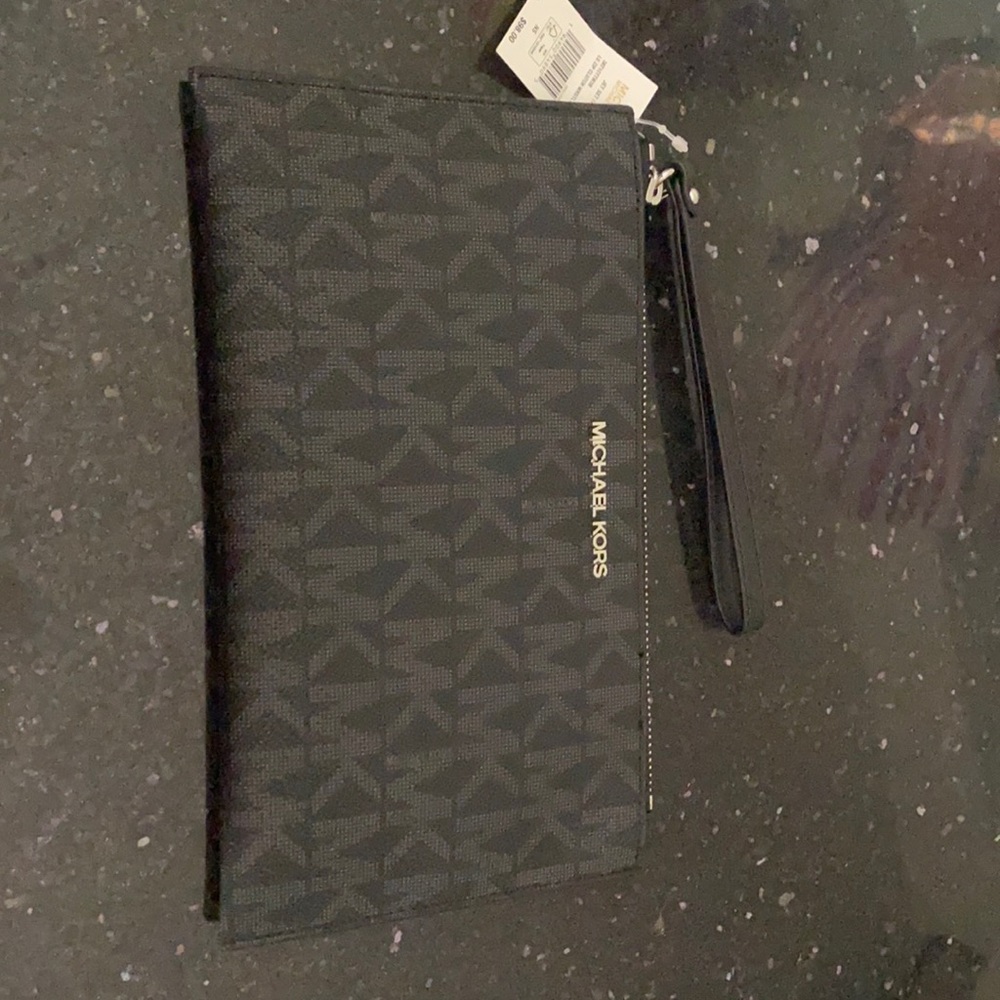 NWT Michael Kors Wristlet